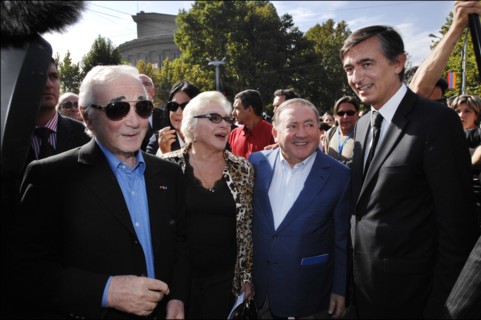 Concert de Charles Aznavour à Erevan (Arménie), le 30 septembre 2006