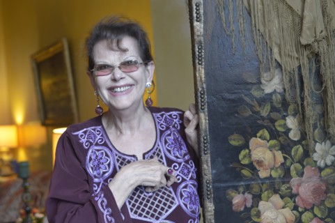 Claudia Cardinale chez elle à Paris