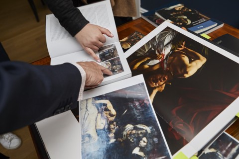 Exhibition in New York of a painting attributed to Caravaggio.