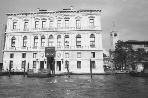 Venise. Palais Grassi, Grand Canal
