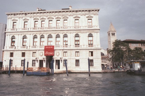 Venise. Palais Grassi, Grand Canal