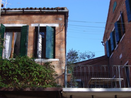 Terrace and Venitian shutters in Dorsoduro