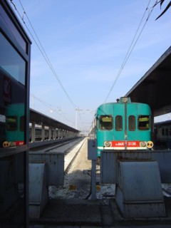 Train à quai à la gare Santa Lucia de Venise