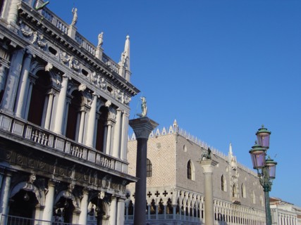 Le palais des Doges et la bibliothèque Marciana à Venise