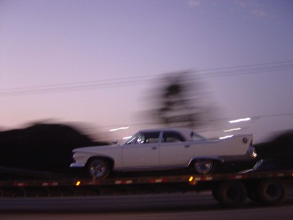 1950's flying car (voiture des années 1950 "volante"), nuit, Los Angeles