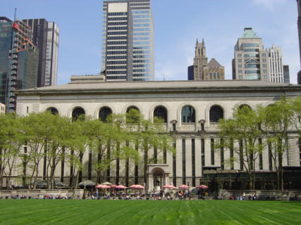 New-York (USA), Manhattan, Bryant Park et la New York Public Library au printemps