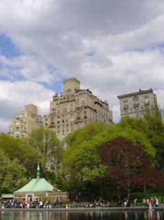 Conservatory pond and 5th avenue in New York