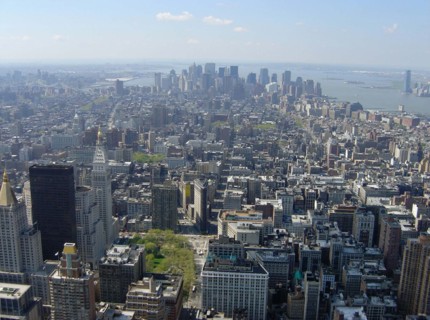 View of the end of Manhattan from the Empire State Building in New-York