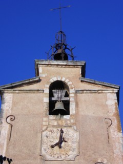Provence271 Clocher et son horloge, Roussillon, Luberon