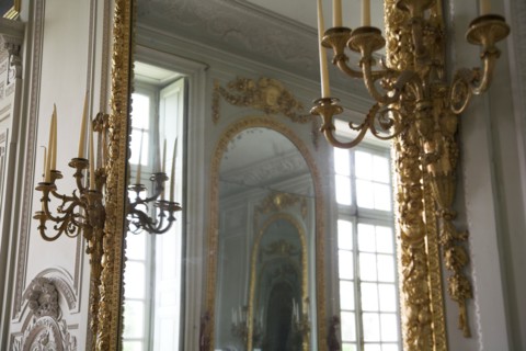 Versailles073 Château de Versailles, Petit Trianon, miroirs et appliques