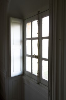 Versailles135 Château de Versailles, Petit Trianon, appartement de Louis XV, attique, fenêtre