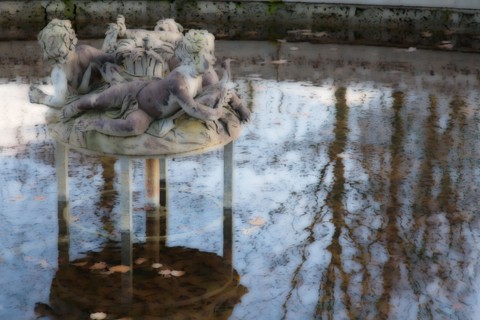 VersaillesChromo008 Château de Versailles, Petit Trianon, jardins, bassin aux statues d'enfants