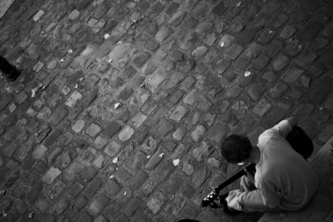 Paris 109 Guitariste sur les bords de Seine, quai,  Ile Saint-Louis