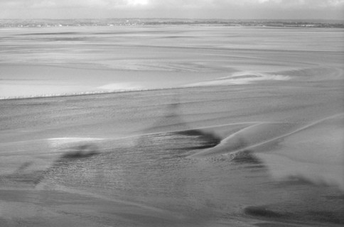 MtSaintMichel1b Baie du Mont Saint Michel et reflet du Mont sur les sables