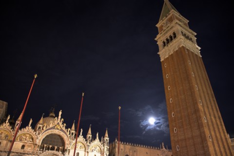 Venise 2008-2009. Nuit, Place Saint-Marc, Basilique Saint-Marc (San Marco), campanile
