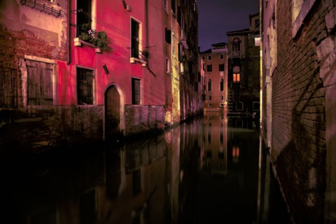 Venise 2008-2009. Nuit, rio, canal, palais, façades, reflets