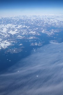 Groenland. Vue aérienne, côte sud-est près du Cap Farewell, terre du Roi Frédéric VI, (été 2008,