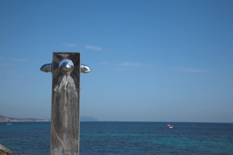 Provence773 La Ciotat, la baie, la plage et la douche, bâteaux