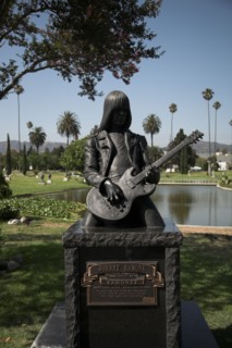 Hollywood Memorial Park, Forever Cemetery (Santa Monica Boulevard) : Johnny Ramone 1948-2004