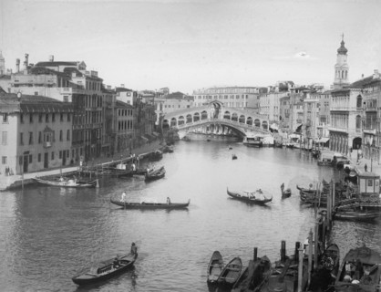 Venise Italie circa 1880 : Grand Canal et Pont du Rialto (version noir et blanc)