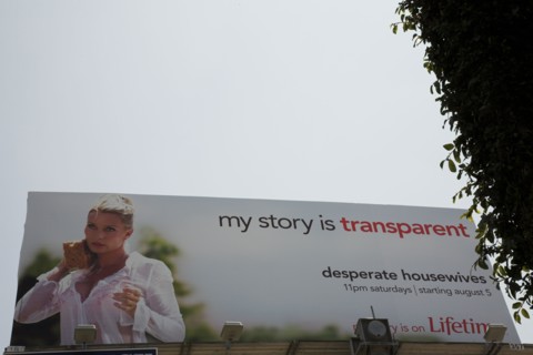 Panneau publicitaire "Desperate Housewives" série télévisée