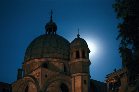 Eglise des Miracoli, de nuit, sous la lumière de lune