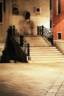 Fantômes sur le Pont de la Feltrina (Ponte de la Feltrina) de nuit