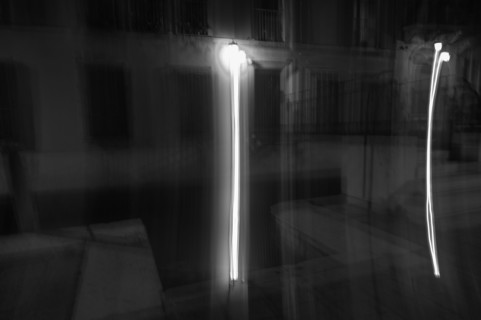 Vision nocturne, effet lumineux en noir et blanc