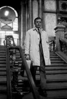 Jean-Louis Trintignant sur le tournage du film "Trans-Europ-Express"