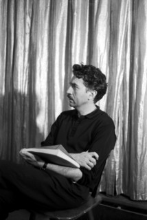 Alain Robbe-Grillet sur le tournage de son film "Trans-Europ-Express"