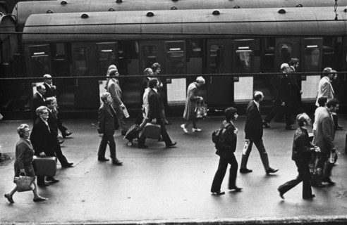 Travailleurs arrivant à la gare de Liverpool Street, Londres