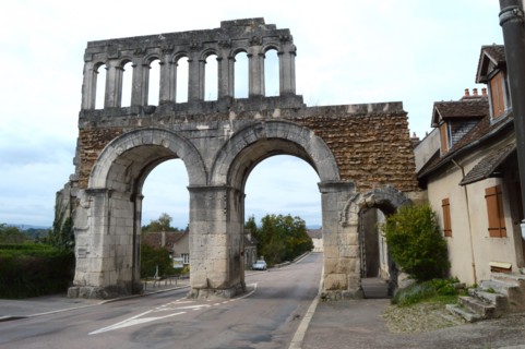 La porte d'Arroux, à Autun