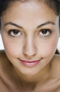 Headshot of smiling woman.