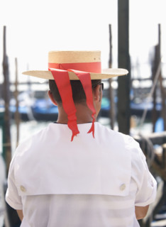 Portrait of gondolier.