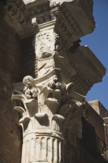 Close up of Corinthian column.