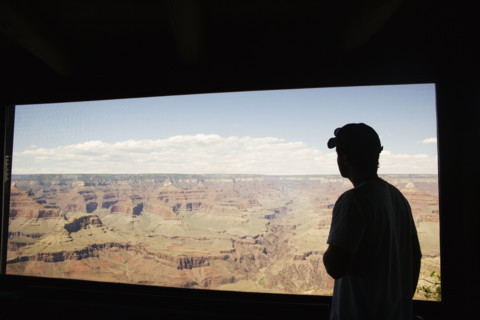 Silhouette of man on boxcar. Date : 2006