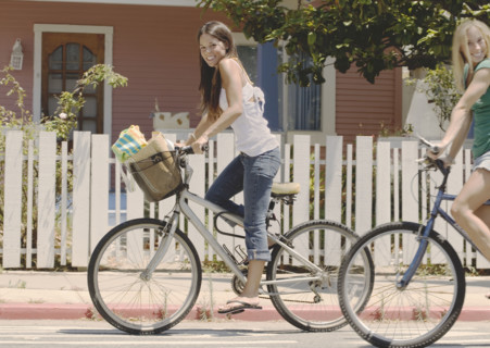 Teens riding bikes. Date : 2006
