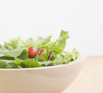 Close up of bowl of salad. Date : 2006