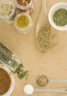 High angle view of assorted spices. Date : 2006