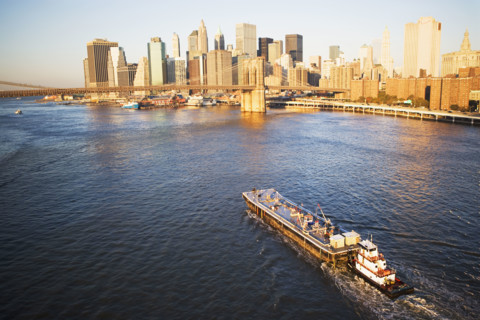 New York City skyline and Brooklyn Bridge. Date : 2007