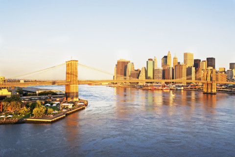 New York City skyline and Brooklyn bridge. Date : 2007