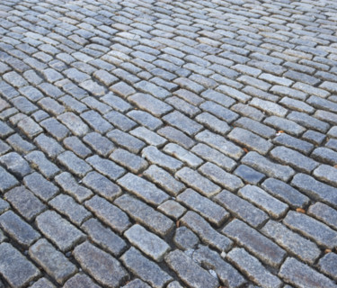 cobblestone street. Date : 2007