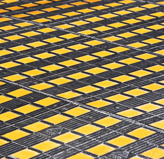 Full frame yellow and black checkerboard. Date : 2007
