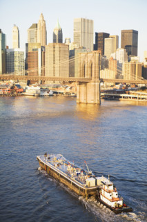 New York City skyline and Brooklyn Bridge. Date : 2007