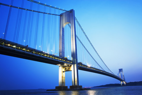 Verrazano bridge at night, New York, United States. Date : 2007