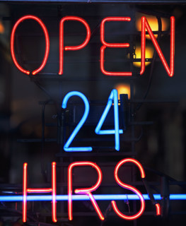 open 24 hours neon sign. Date : 2007