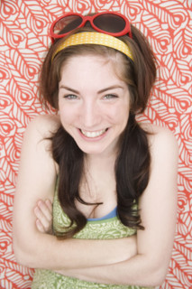 Portrait of woman with arms crossed. Date : 2007