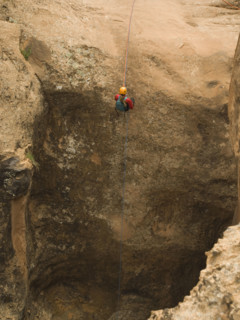 Man canyon rappelling. Date : 2007
