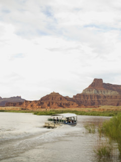 Sightseeing boat on river. Date : 2007
