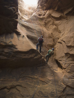 People canyon rappelling. Date : 2007